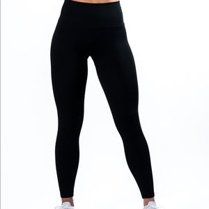 Alphalete Black Halo Leggings in size small